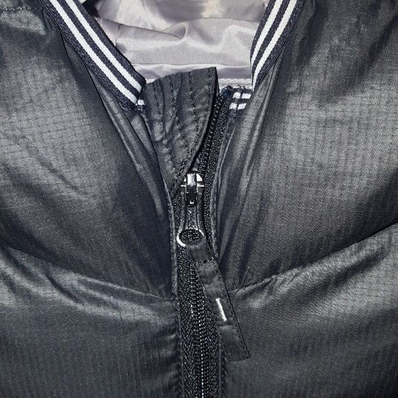 UNIQLO Puffer Jacket Uni-sex - Picture 6 of 7